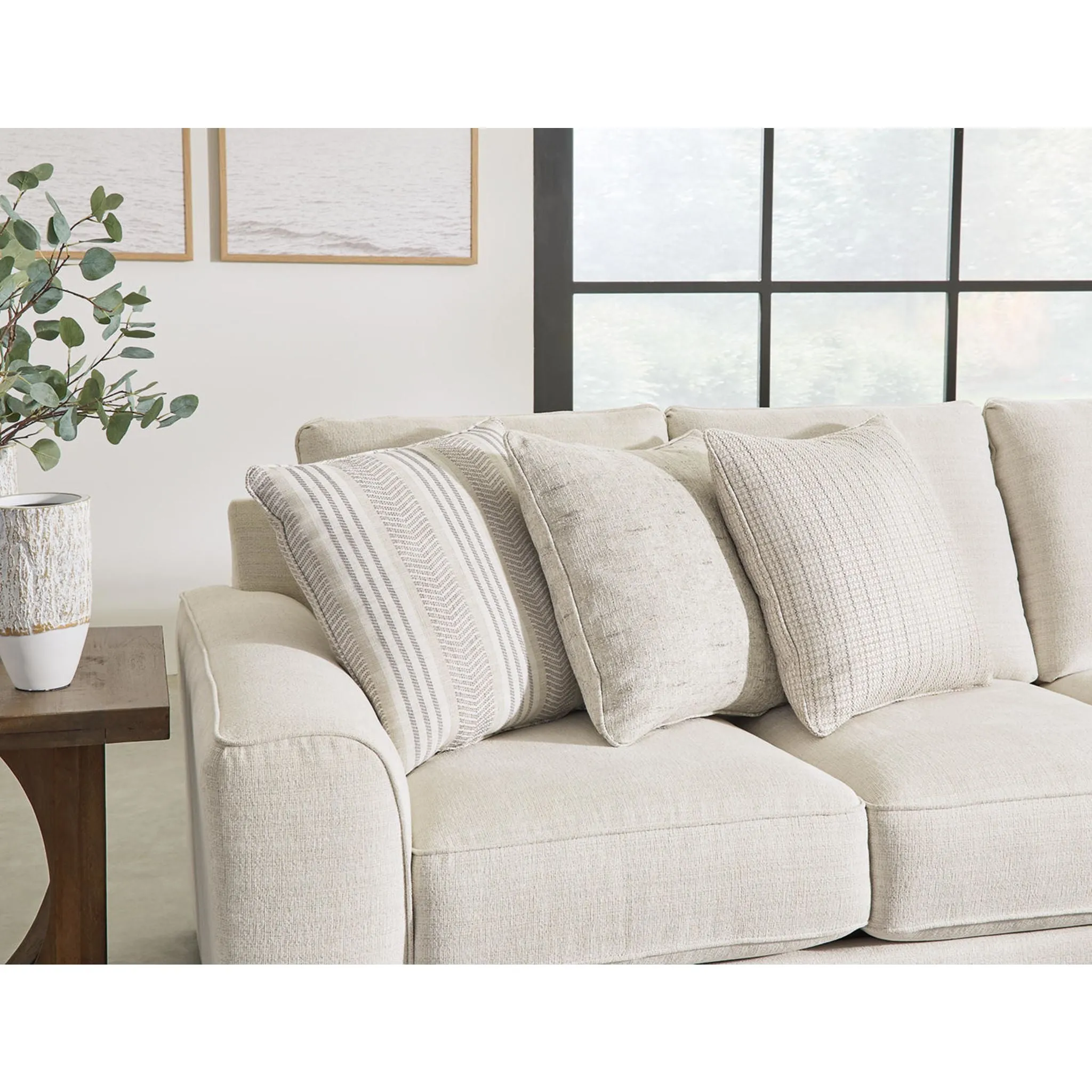 Lerenza-Exclusive 5 Piece Sectional with Chaise